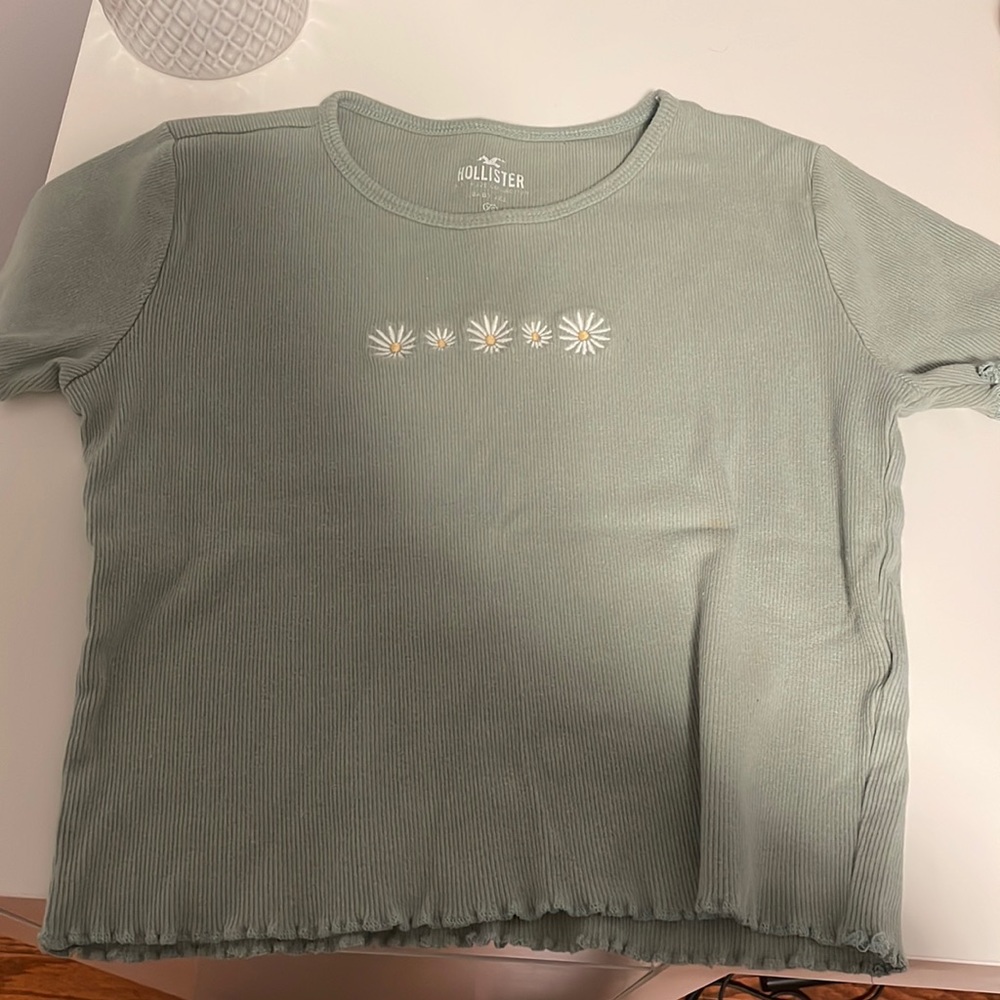 Sage color baby tee holister XS